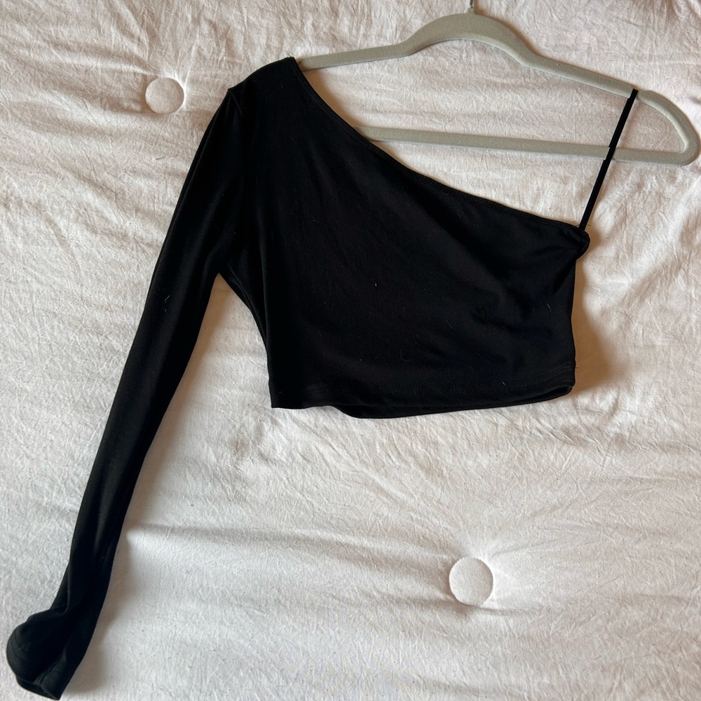 One sleeve crop top